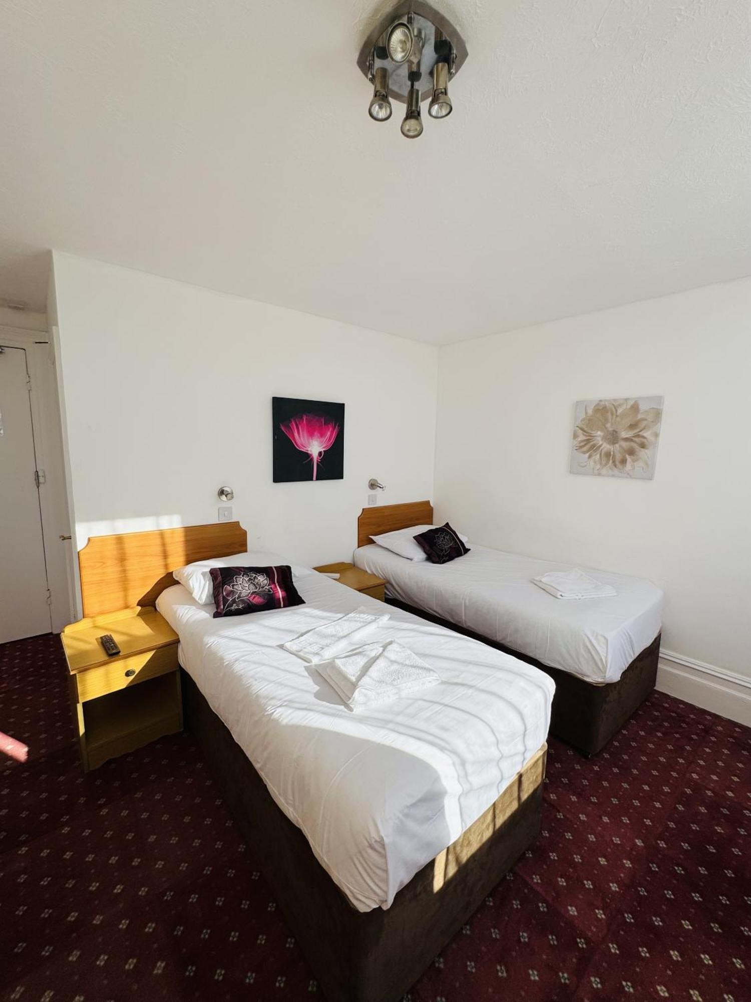 Carlton Court Hotel อีสต์บอร์น ภายนอก รูปภาพ
