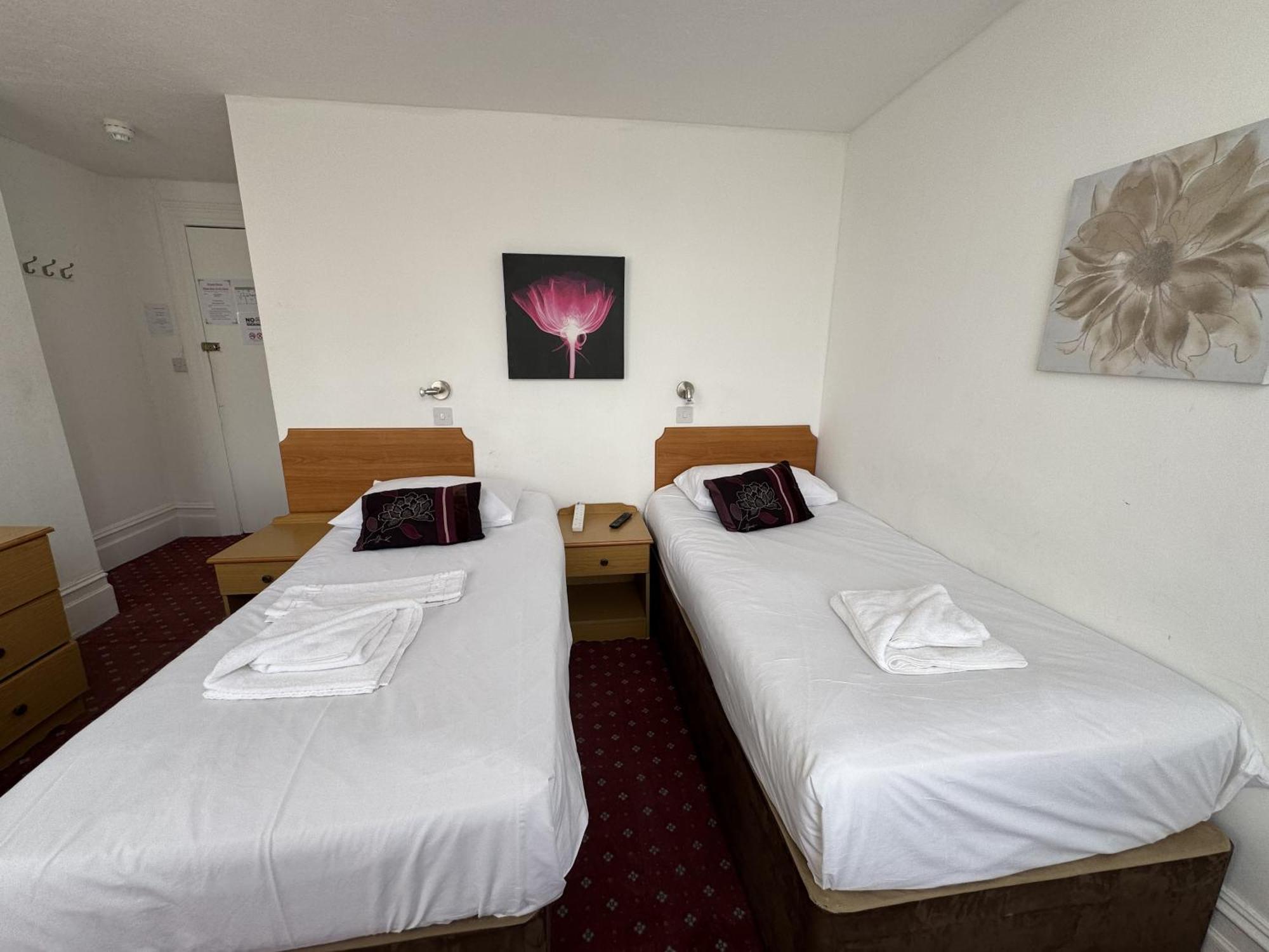 Carlton Court Hotel อีสต์บอร์น ภายนอก รูปภาพ