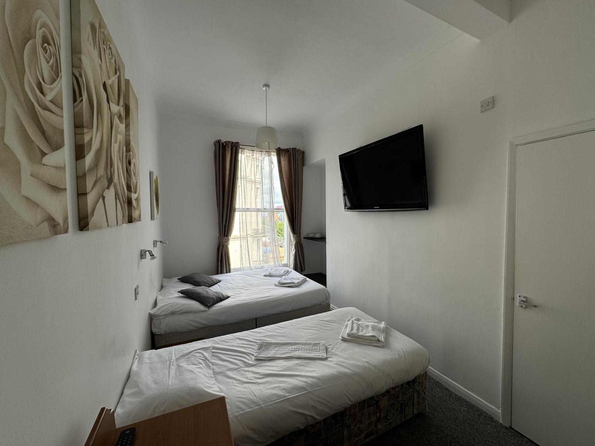 Carlton Court Hotel อีสต์บอร์น ภายนอก รูปภาพ
