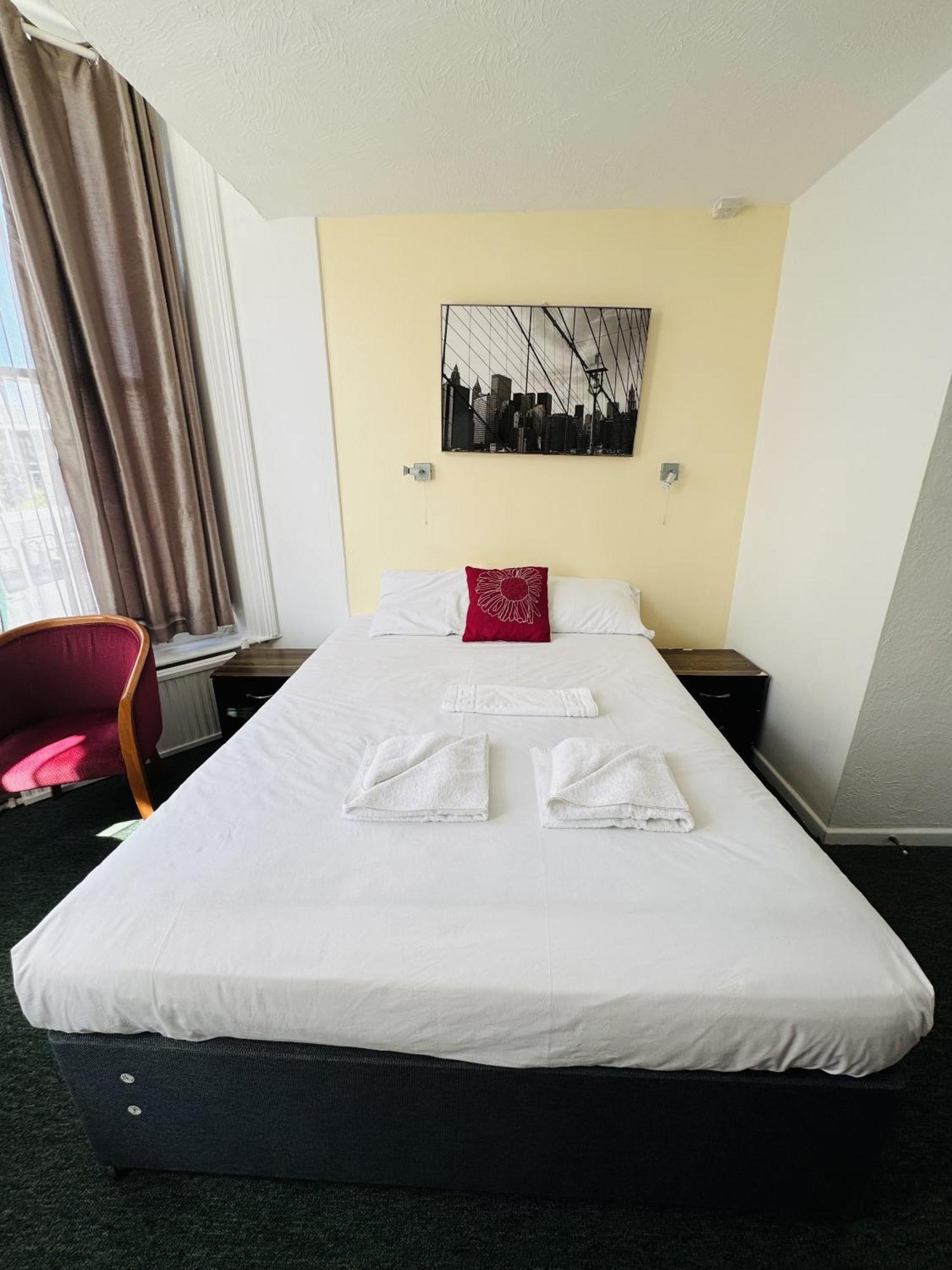 Carlton Court Hotel อีสต์บอร์น ภายนอก รูปภาพ