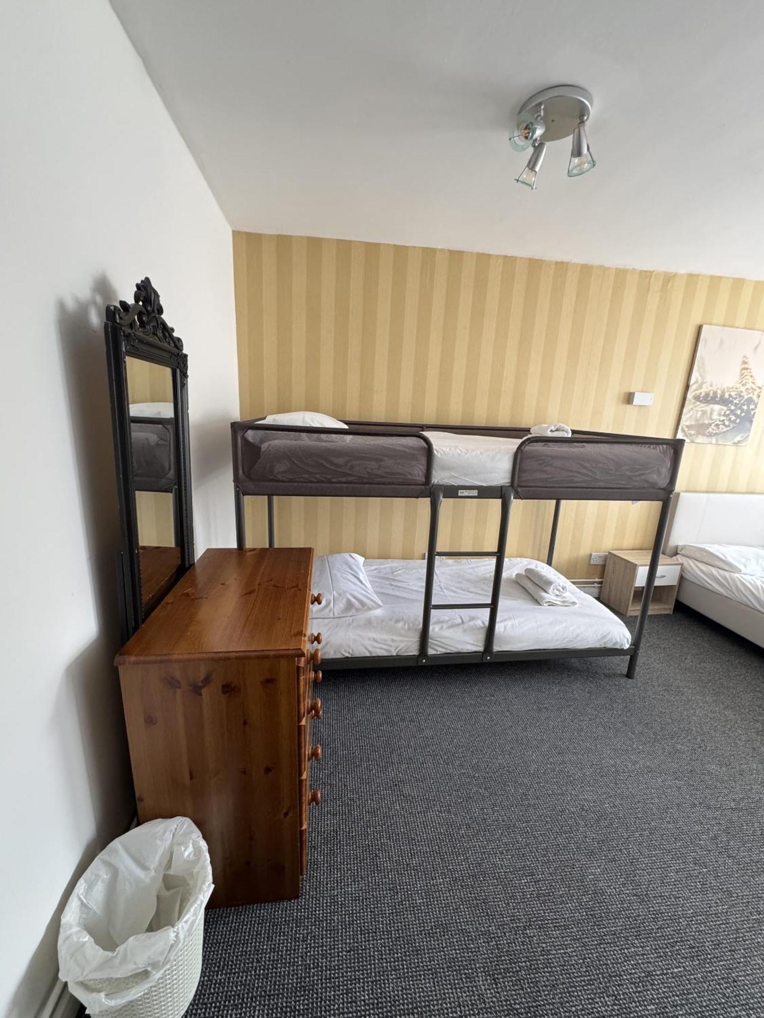 Carlton Court Hotel อีสต์บอร์น ภายนอก รูปภาพ