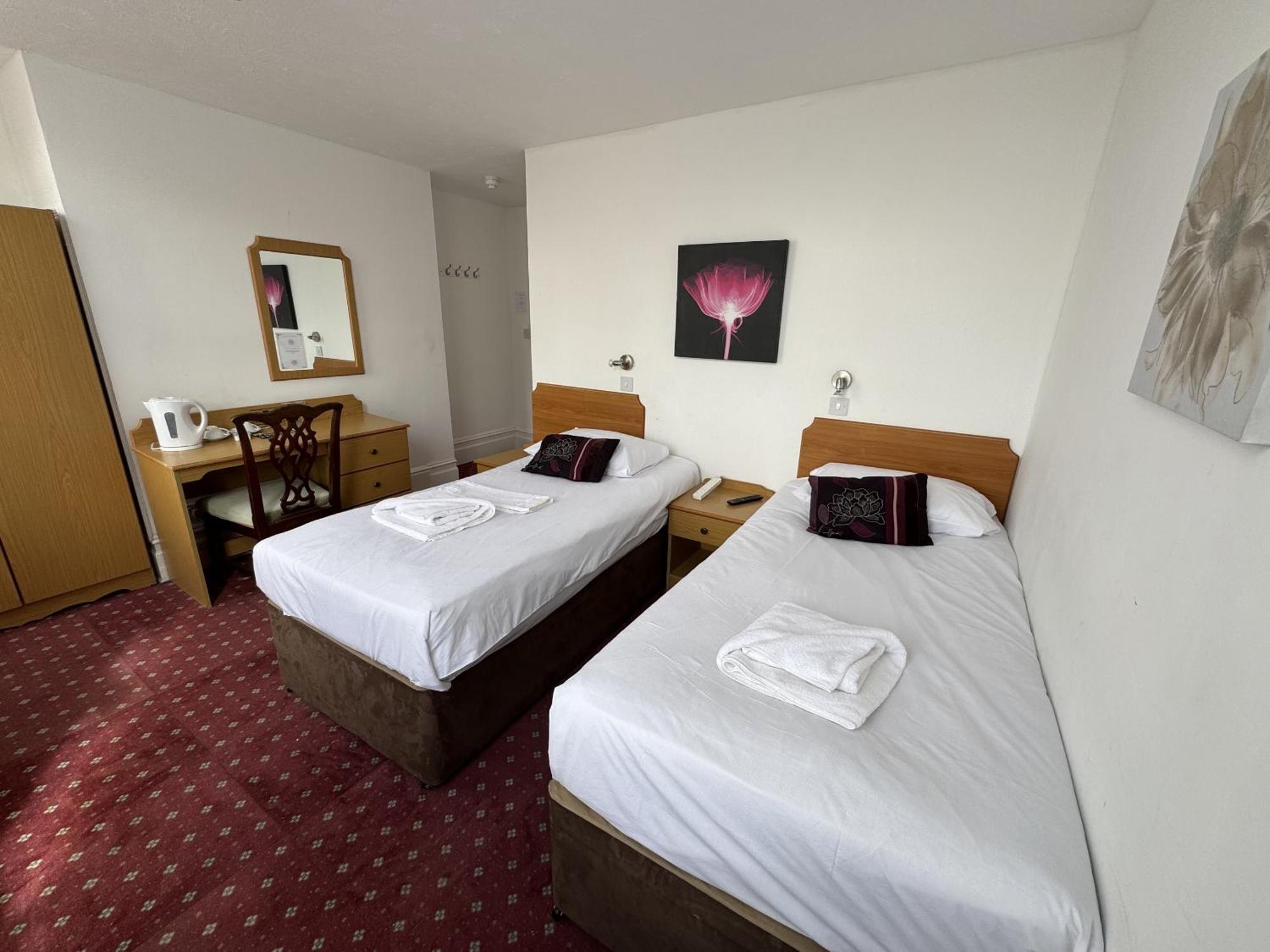 Carlton Court Hotel อีสต์บอร์น ภายนอก รูปภาพ